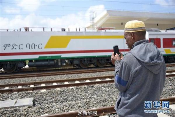 非洲首條現(xiàn)代電氣化鐵路通車 車票大亮！